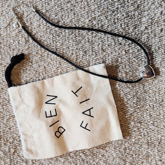 Madewell Silver Puffy Heart On Cord Necklace - Picture 2 of 4